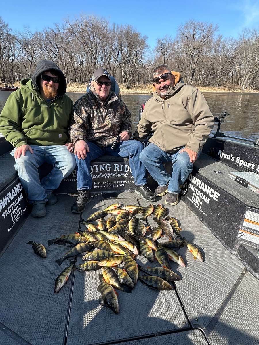 Guided Mississippi River Fishing Trips  Wisconsin and Minnesota Fishing  Guides/Lake Pepin